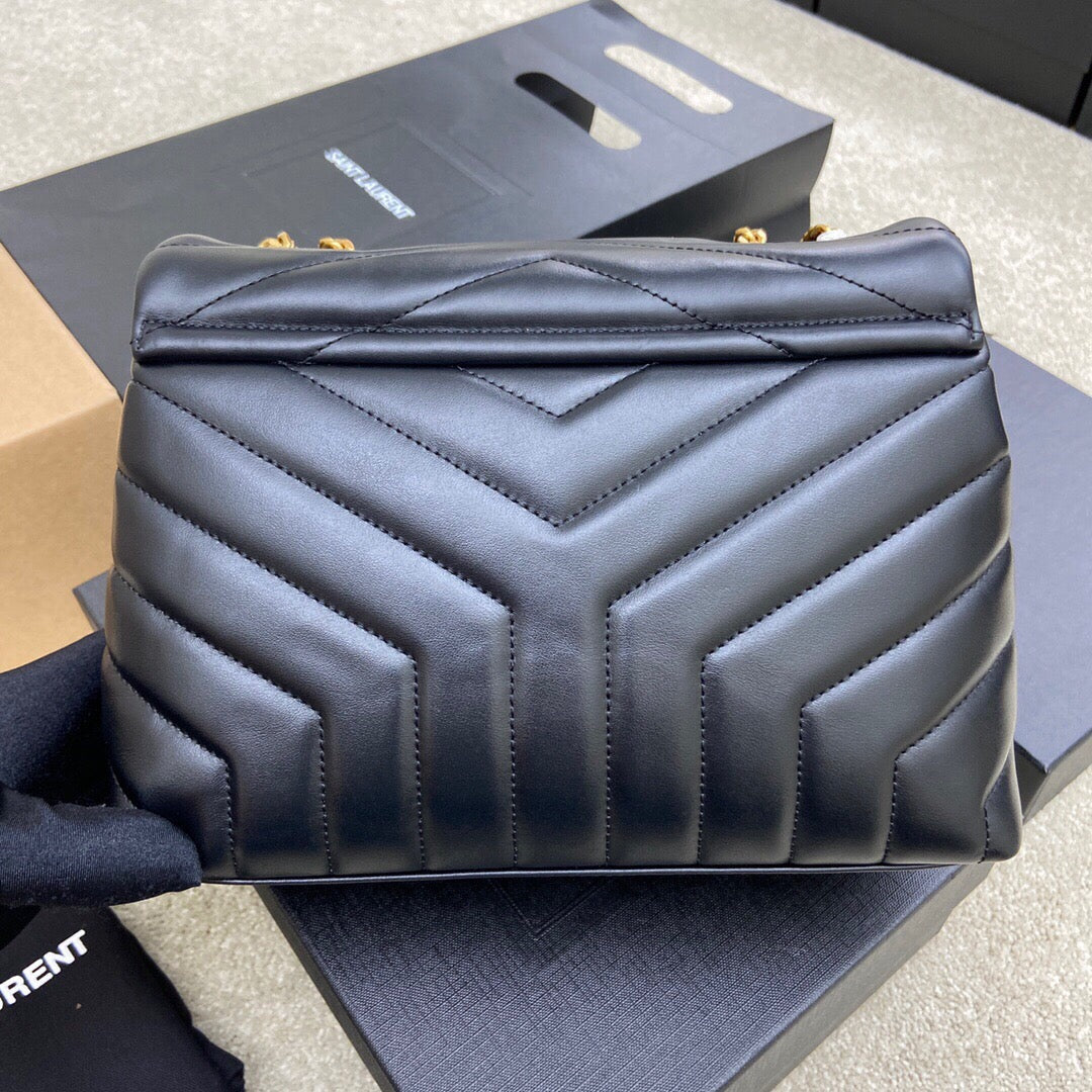 Luxe Quilted Leather Shoulder Bag 688019167