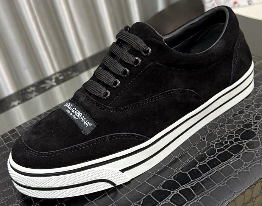 Dolce & Gabbana Black Low-Top Sneakers — hero