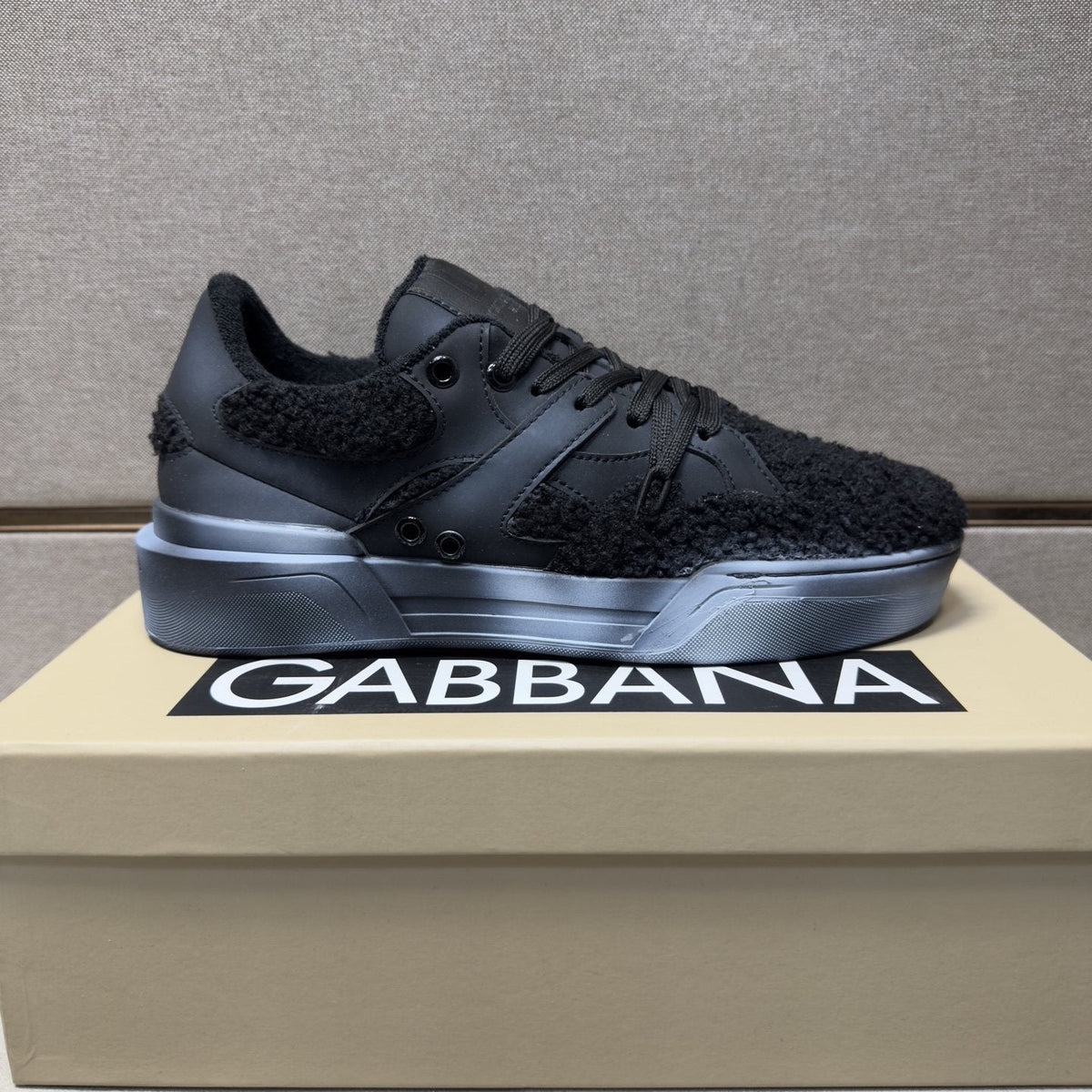 Dolce & Gabbana Black Textured Low-Top Sneakers — side