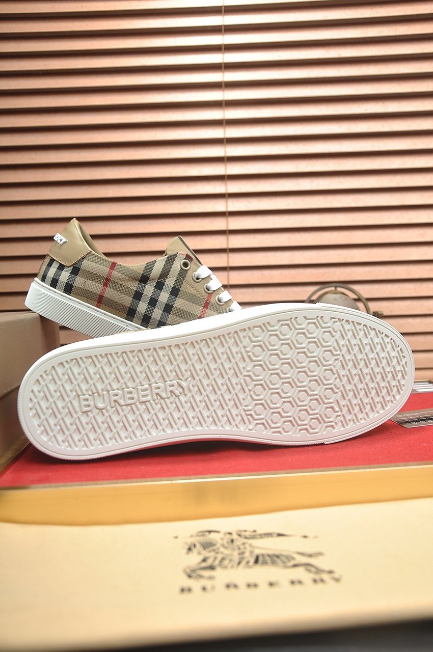 Burberry Beige Plaid Low-Top Sneakers — detail