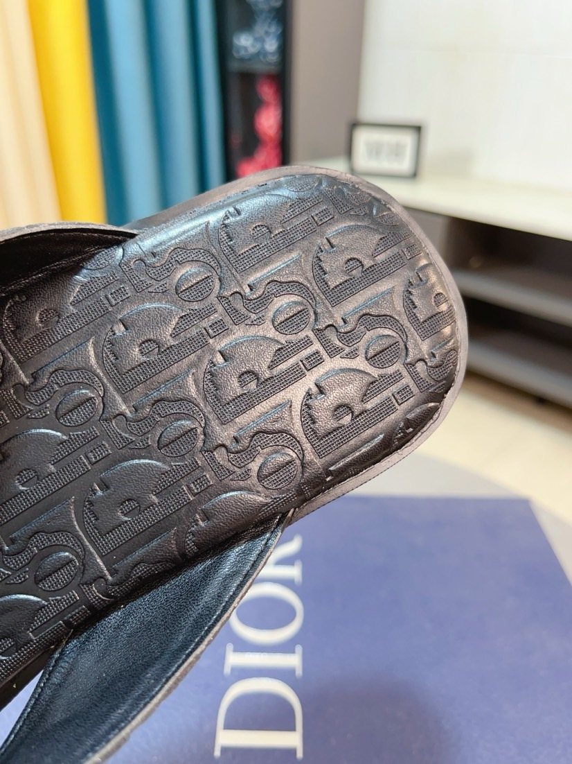 Dior Black Logo Thong Sandals — detail