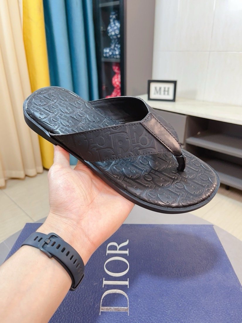 Dior Black Logo Thong Sandals — model