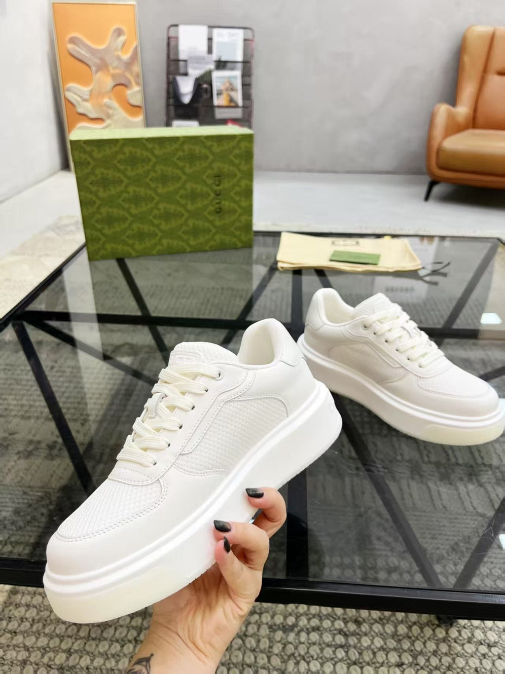 Gucci White Low-Top Sneakers — model
