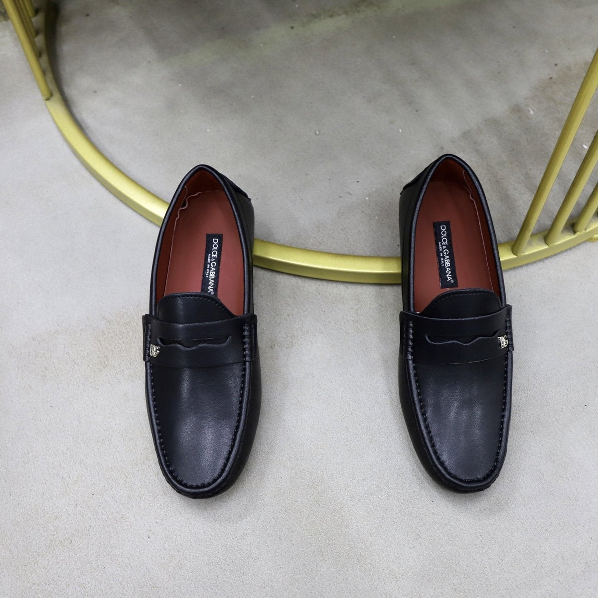 Dolce & Gabbana Black Logo-Detail Loafers — front