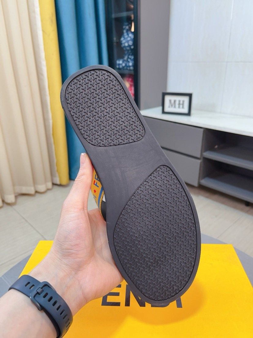 FENDI Logo Strap Thong Sandals — back