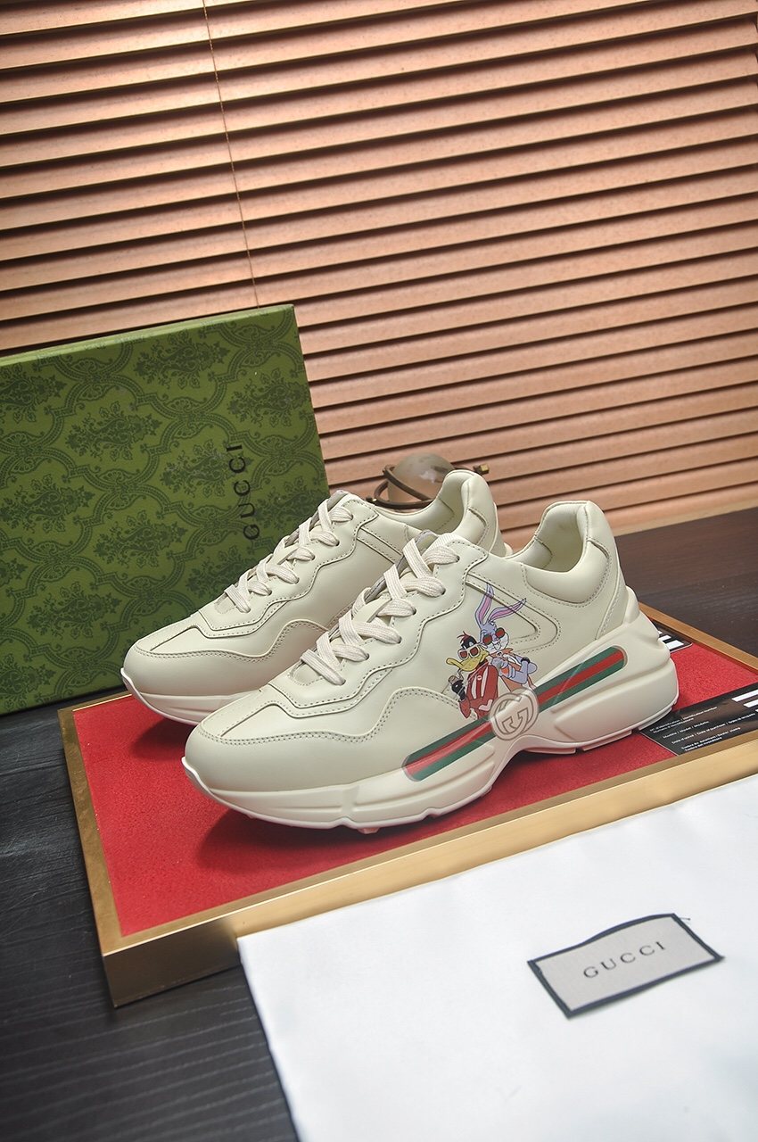 Gucci Off-White Stripe Chunky Sneakers — front