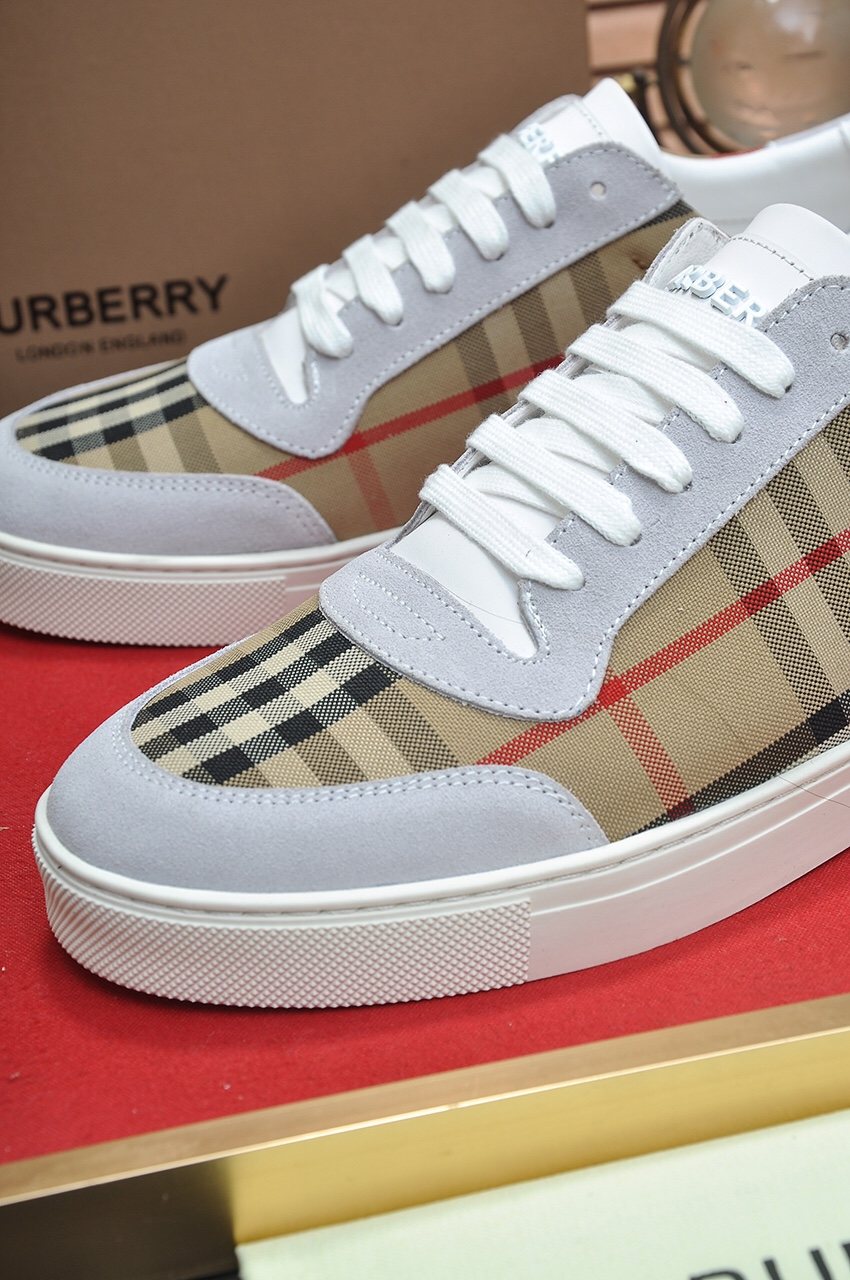 Burberry White and Beige Plaid Low-Top Sneakers — detail