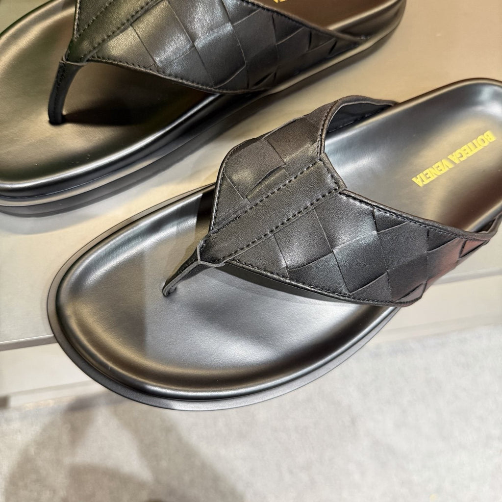 Bottega Veneta Black Woven Thong Sandals — front
