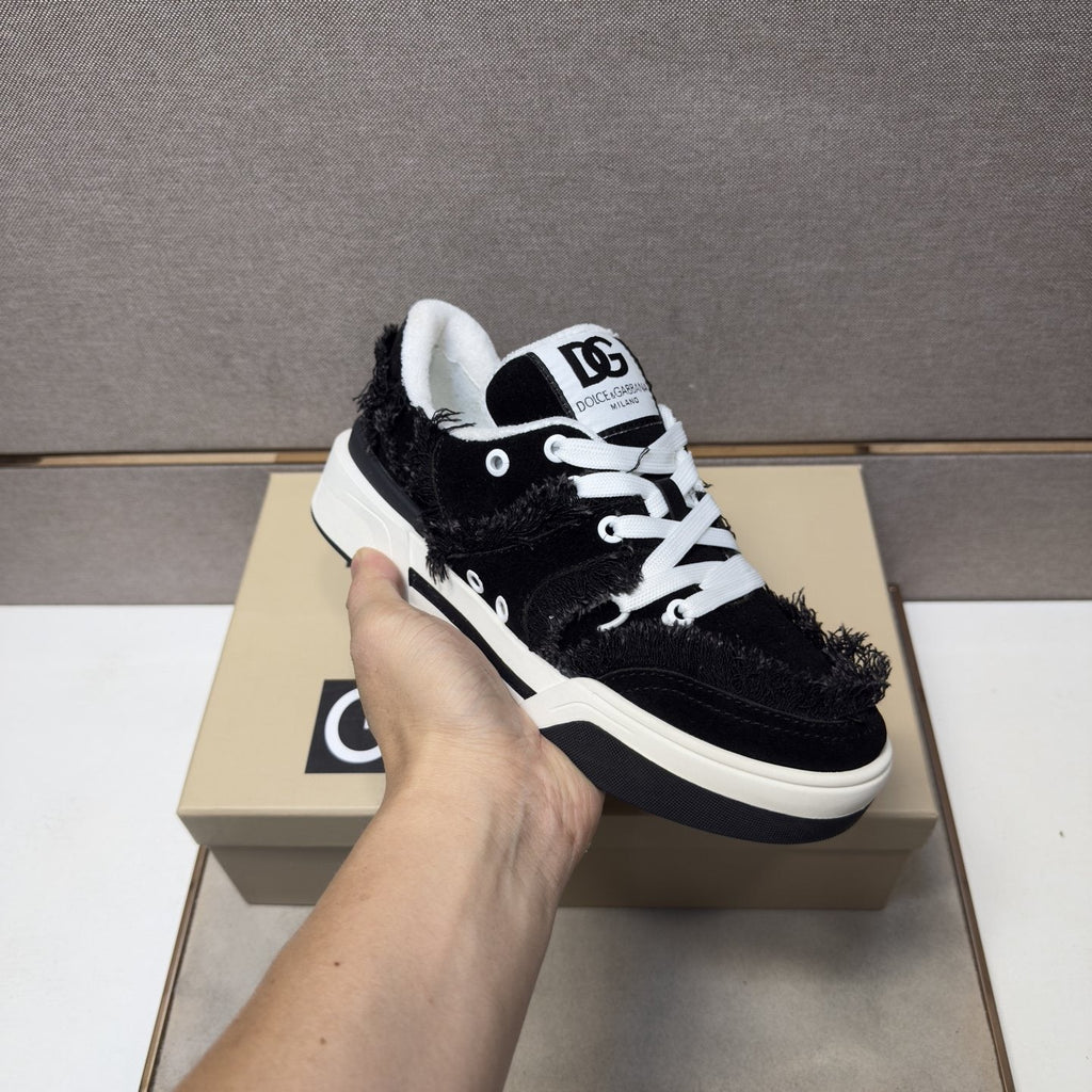 Dolce & Gabbana Black and White Low-Top Sneakers — model