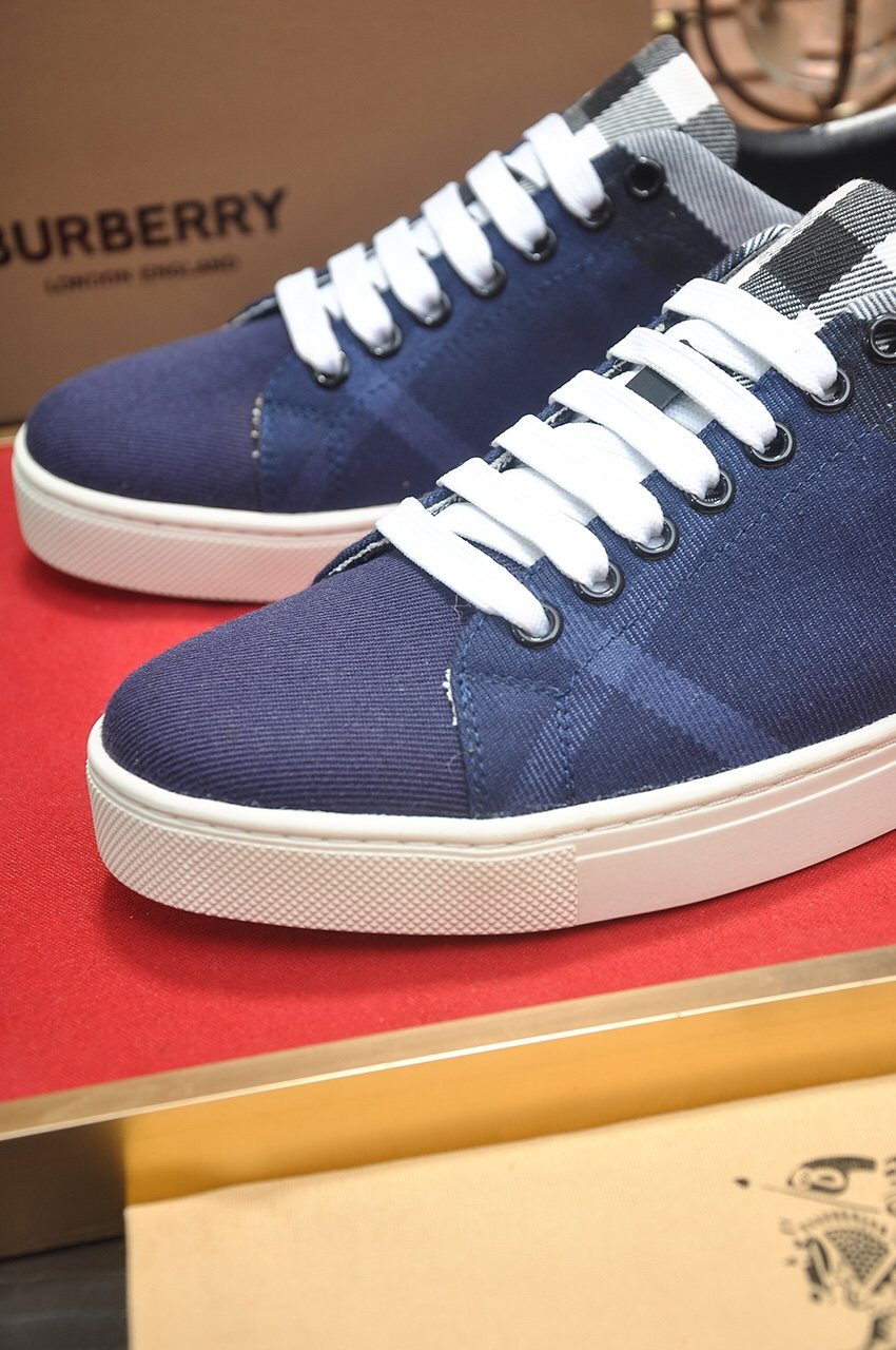 Burberry Navy Check Low-Top Sneakers — detail