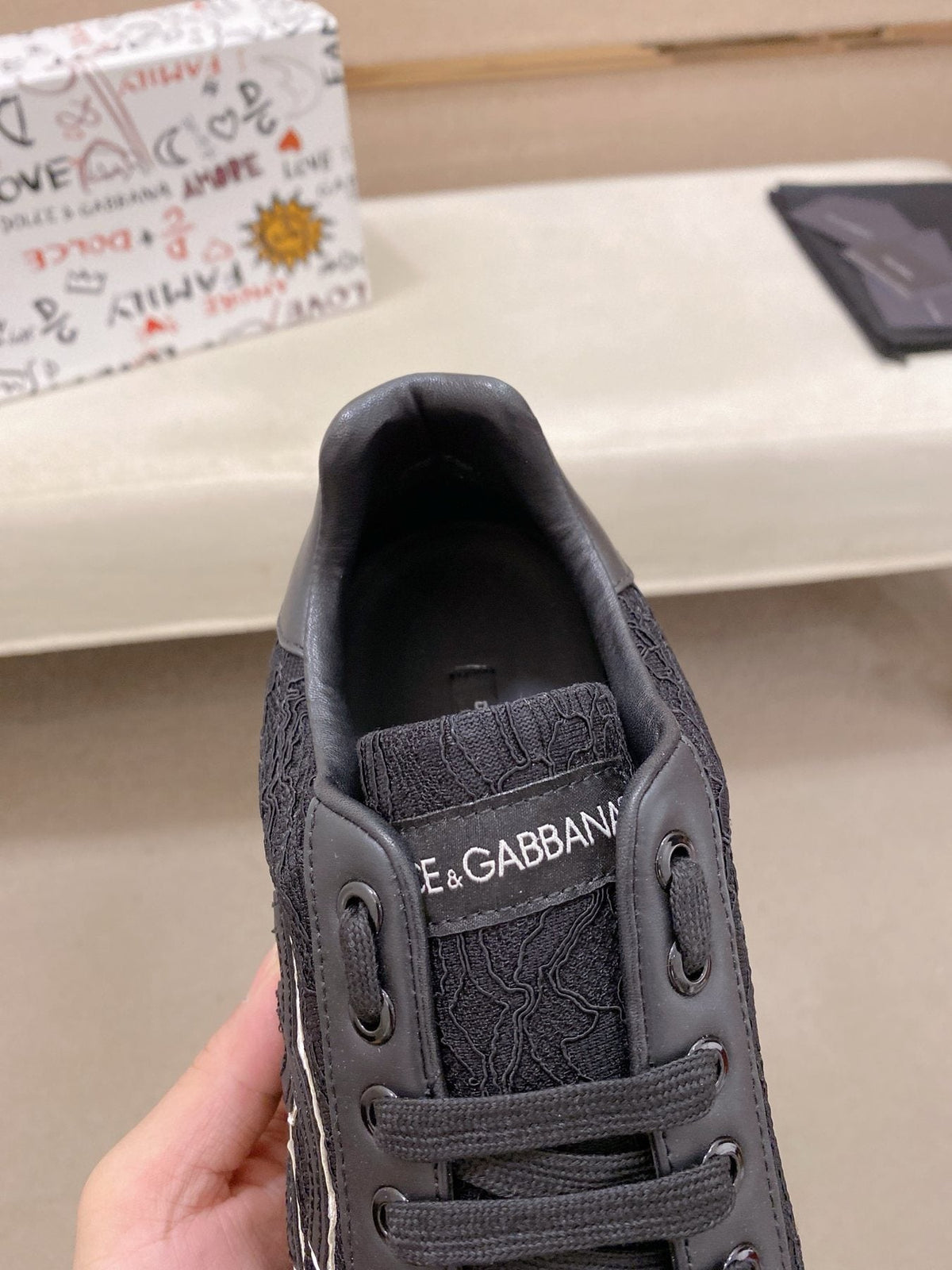 Dolce & Gabbana Black Logo Low-Top Sneakers — detail