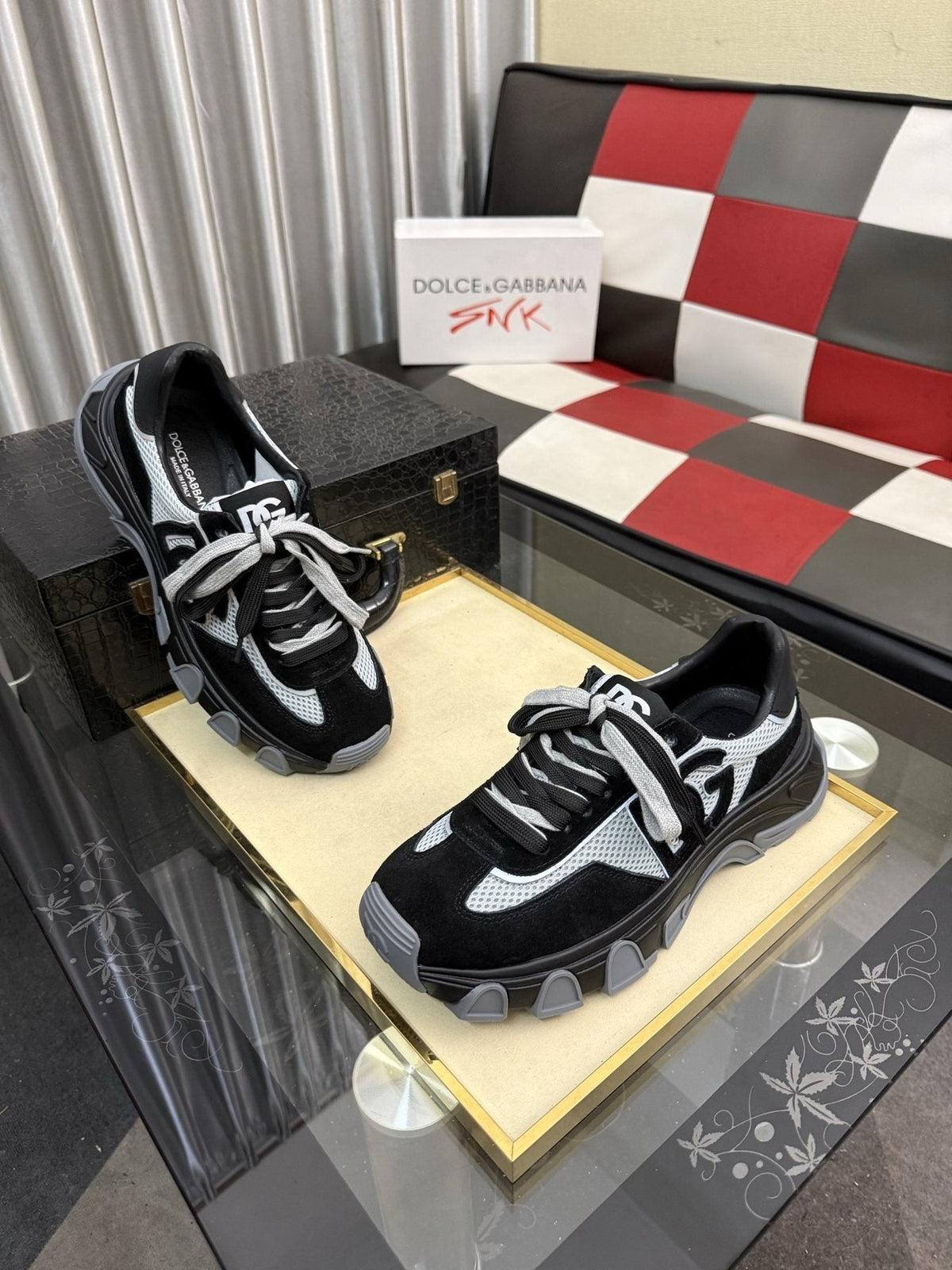Dolce & Gabbana Black & White Low-Top Sneakers — front