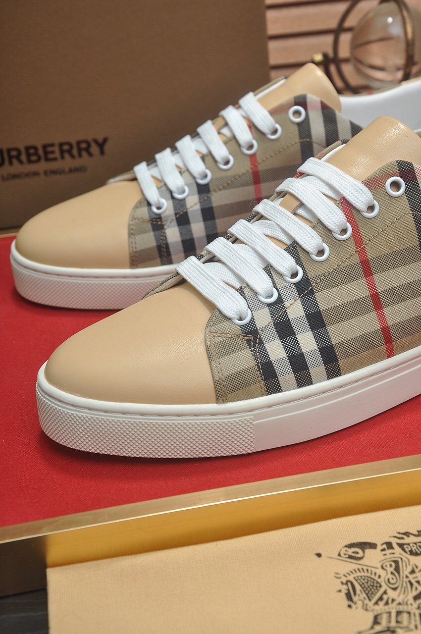 Burberry Beige Plaid Low-Top Sneakers — detail