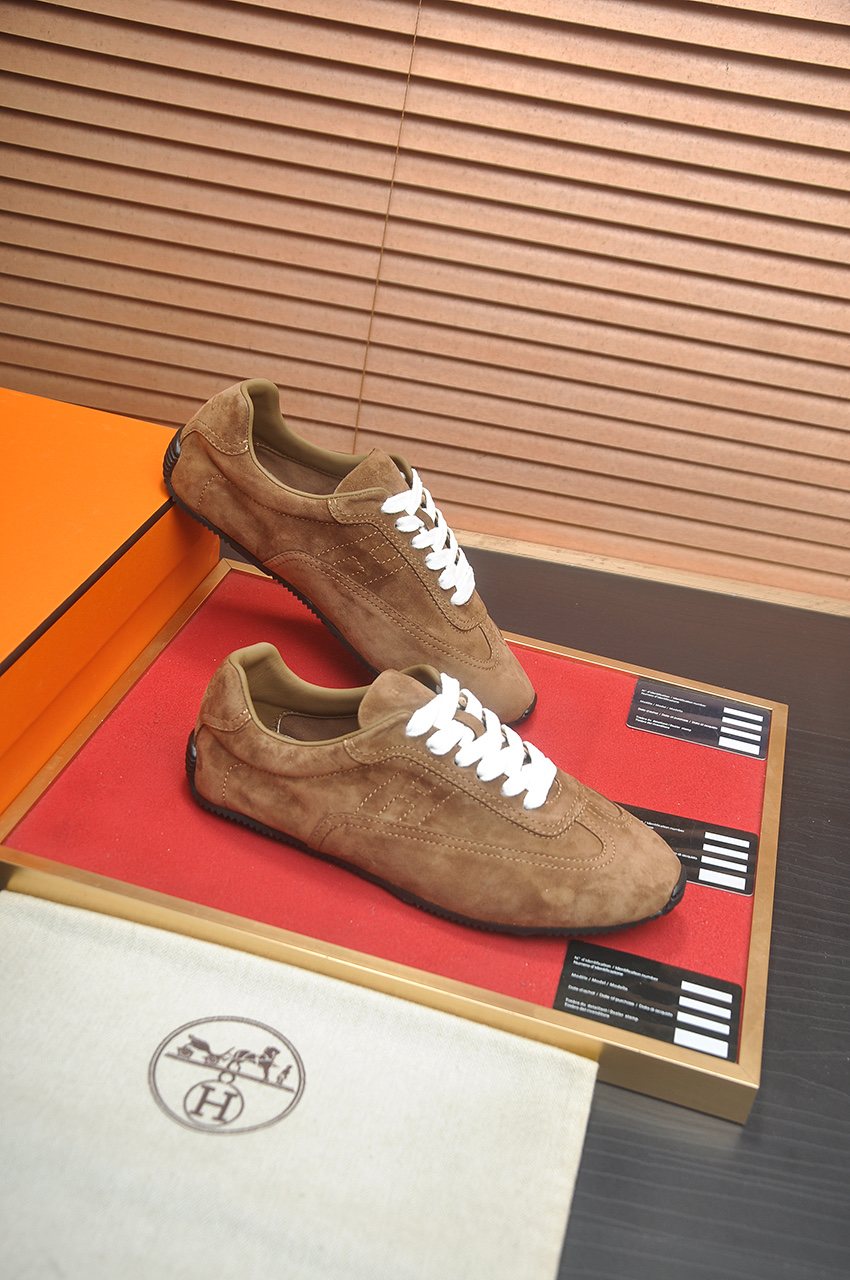 Hermès Brown Low-Top Sneakers — front