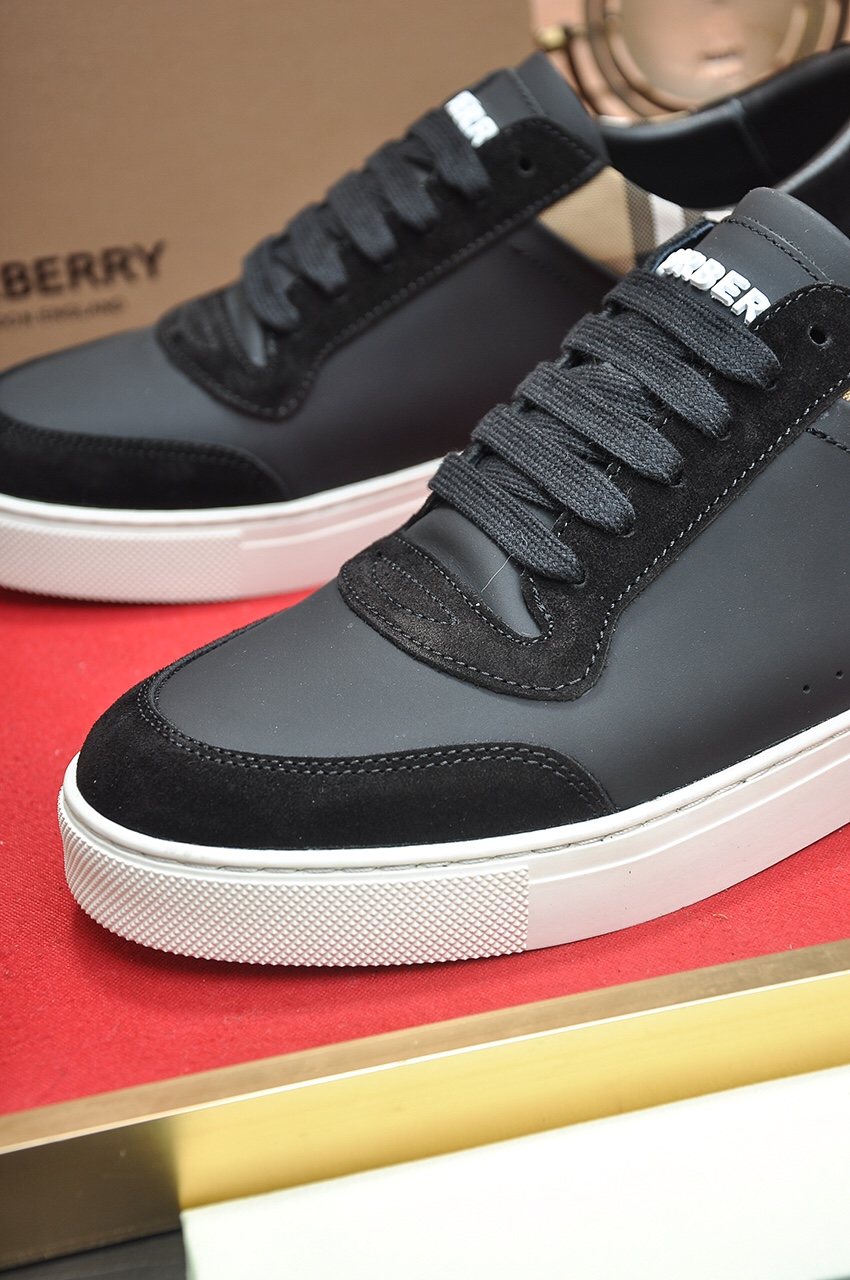 Burberry Check Heel Low-Top Sneakers — detail