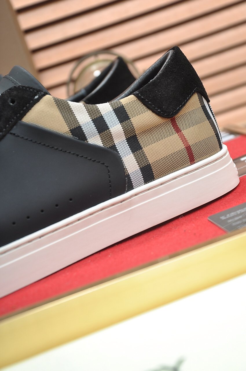 Burberry Check Heel Low-Top Sneakers — detail
