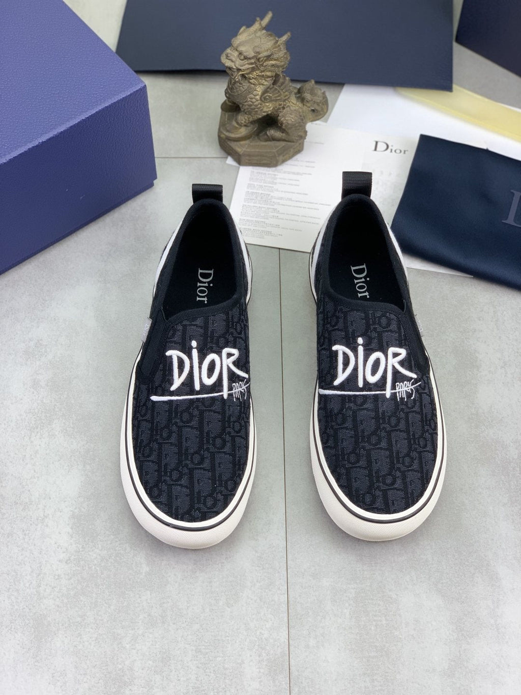 微商相册测试鞋子-Dior Logo-Pattern Canvas Slip-On Sneakers — hero