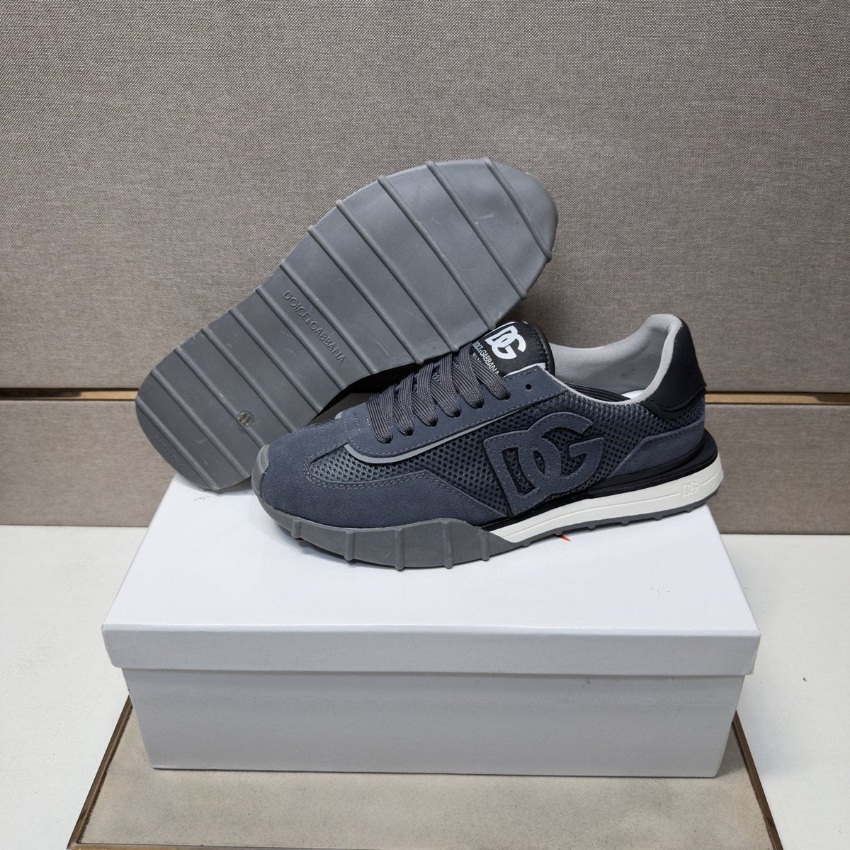 Dolce & Gabbana Navy Logo Sneakers — detail