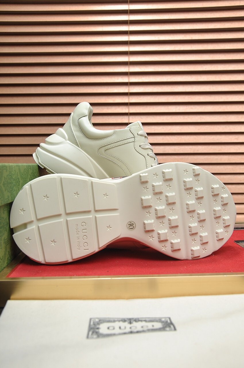 Gucci Off-White Emblem Sneakers — detail