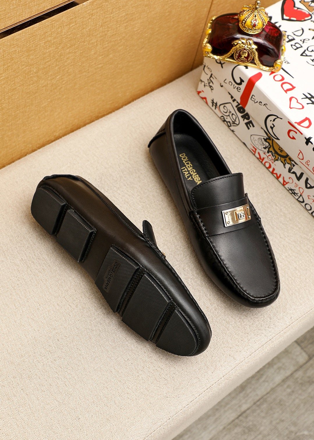 Dolce & Gabbana Black Plaque Slip-On Loafers — front