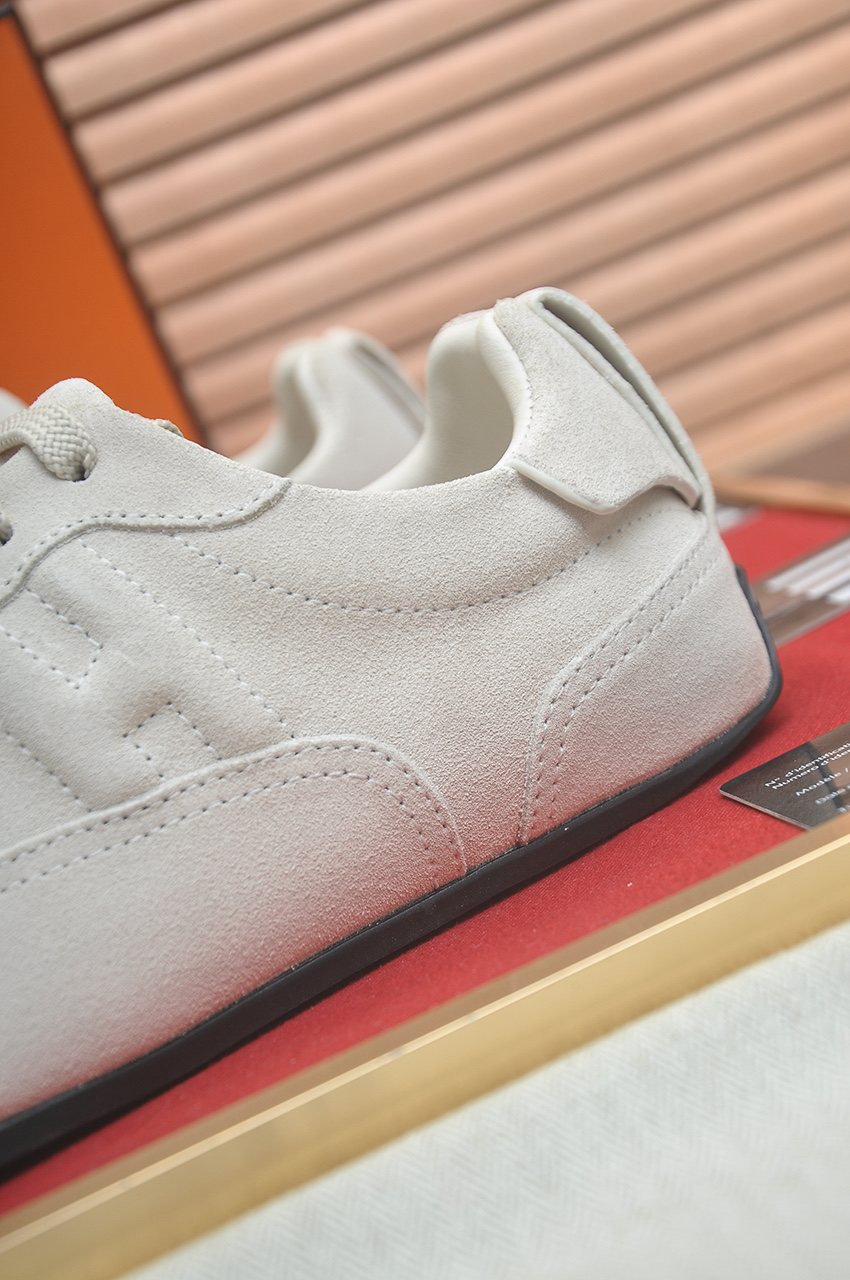 Hermès Off-White Low-Top Sneakers — detail
