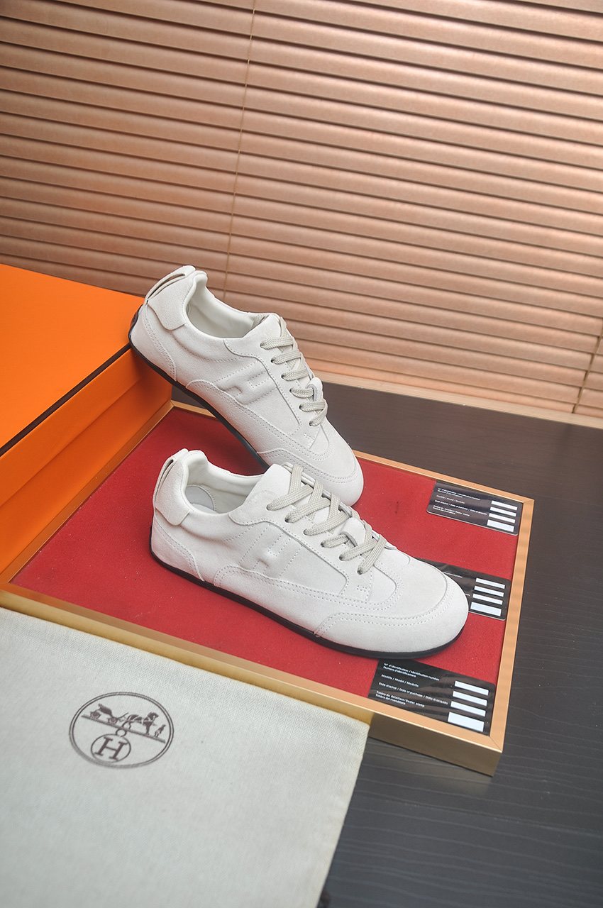 Hermès Off-White Low-Top Sneakers — side