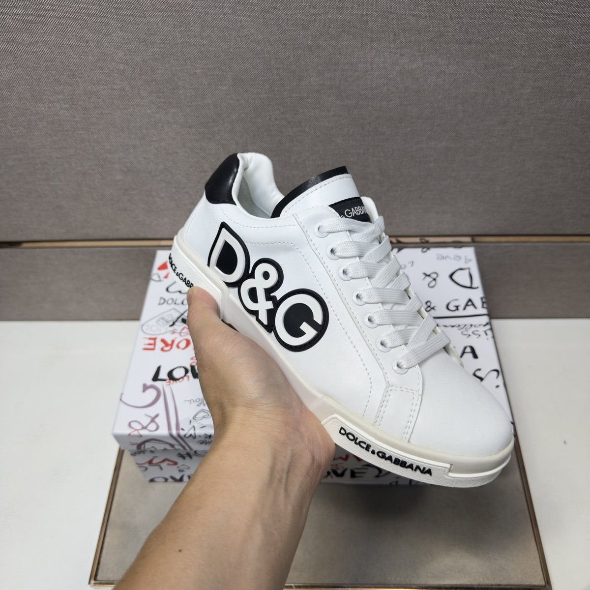 Dolce & Gabbana White Logo Low-Top Sneakers — model