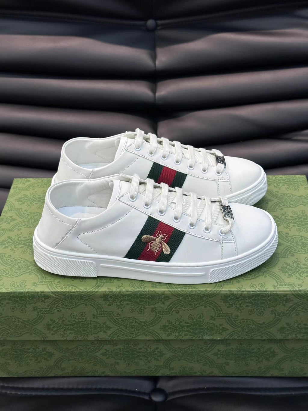 Gucci White Stripe Bee Low-Top Sneakers — hero