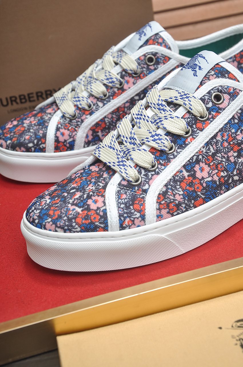 Burberry Navy Floral Print Low-Top Sneakers — detail