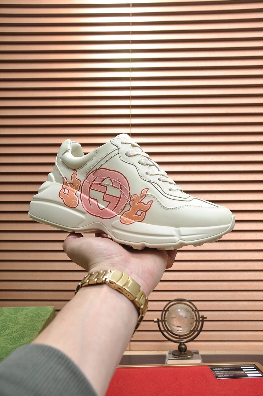 Gucci Cream White Peach Graphic Sneakers — model
