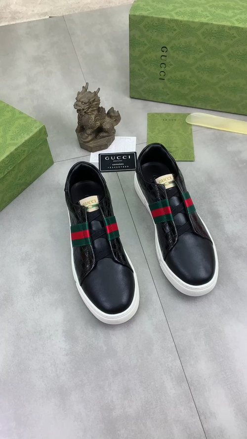 微商相册测试鞋子-Gucci Web Stripe Slip-On Sneakers — front