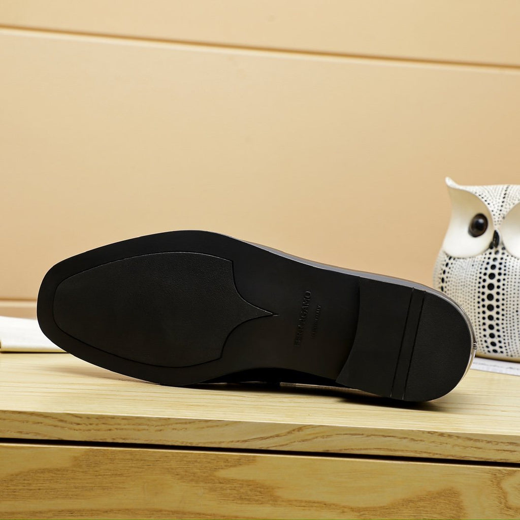 Ferragamo Black Bit Loafers — detail
