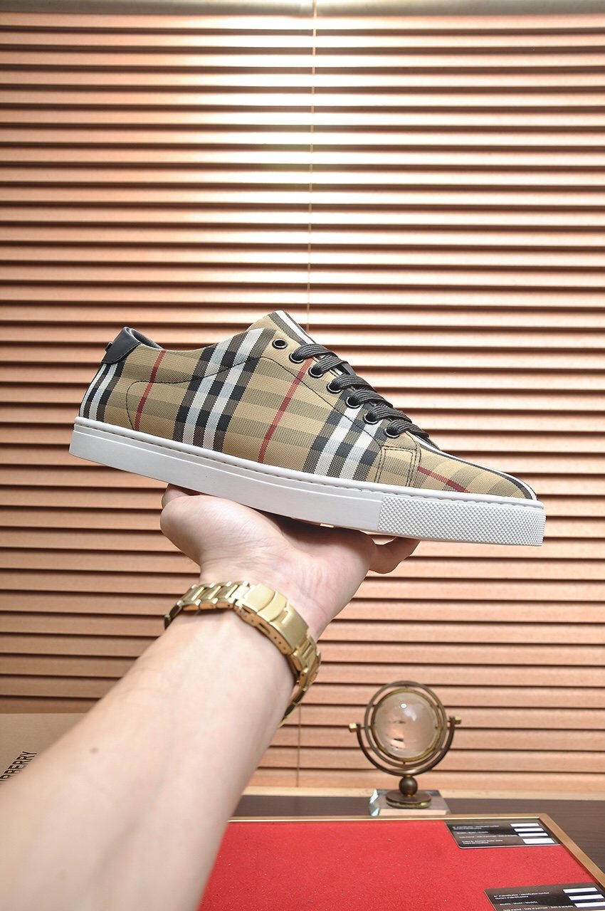 Burberry Tan Plaid Low-Top Sneakers — front