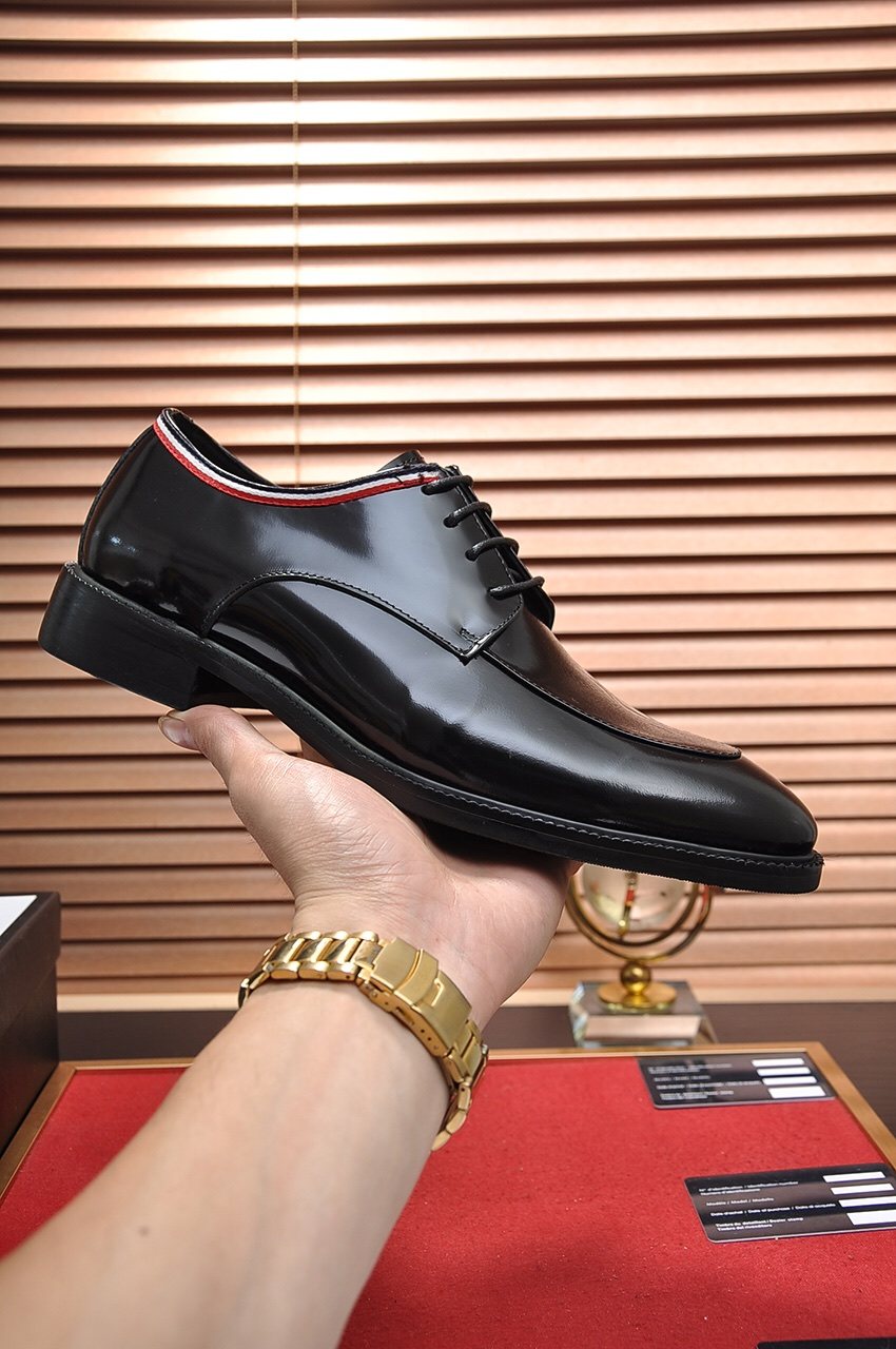Gucci Polished Lace-Up Dress Shoes — side
