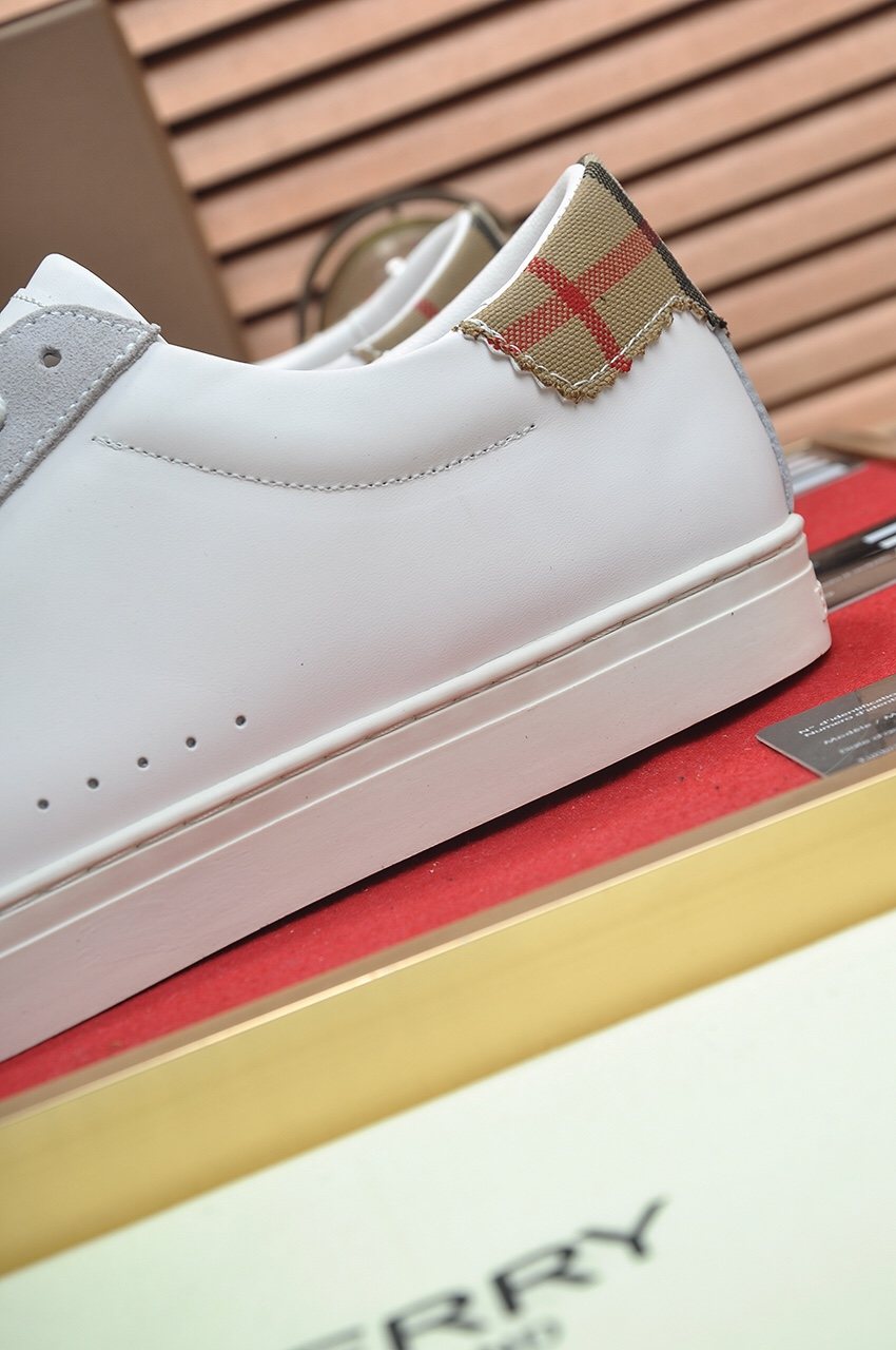 Burberry Check Heel Tab Low-Top Sneakers — detail