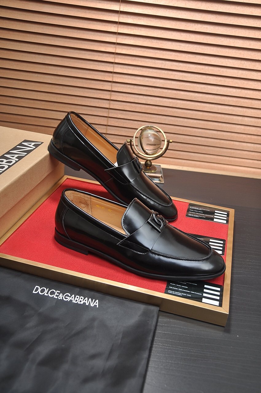 Dolce & Gabbana Leather Logo-Hardware Loafers — side