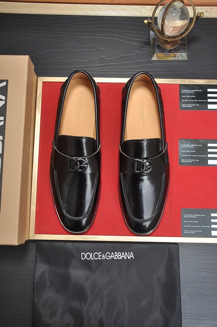 Dolce & Gabbana Leather Logo-Hardware Loafers — hero