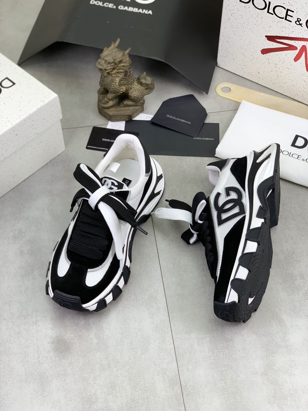 微商相册测试鞋子-Dolce & Gabbana Logo Panel Low-Top Sneakers — side