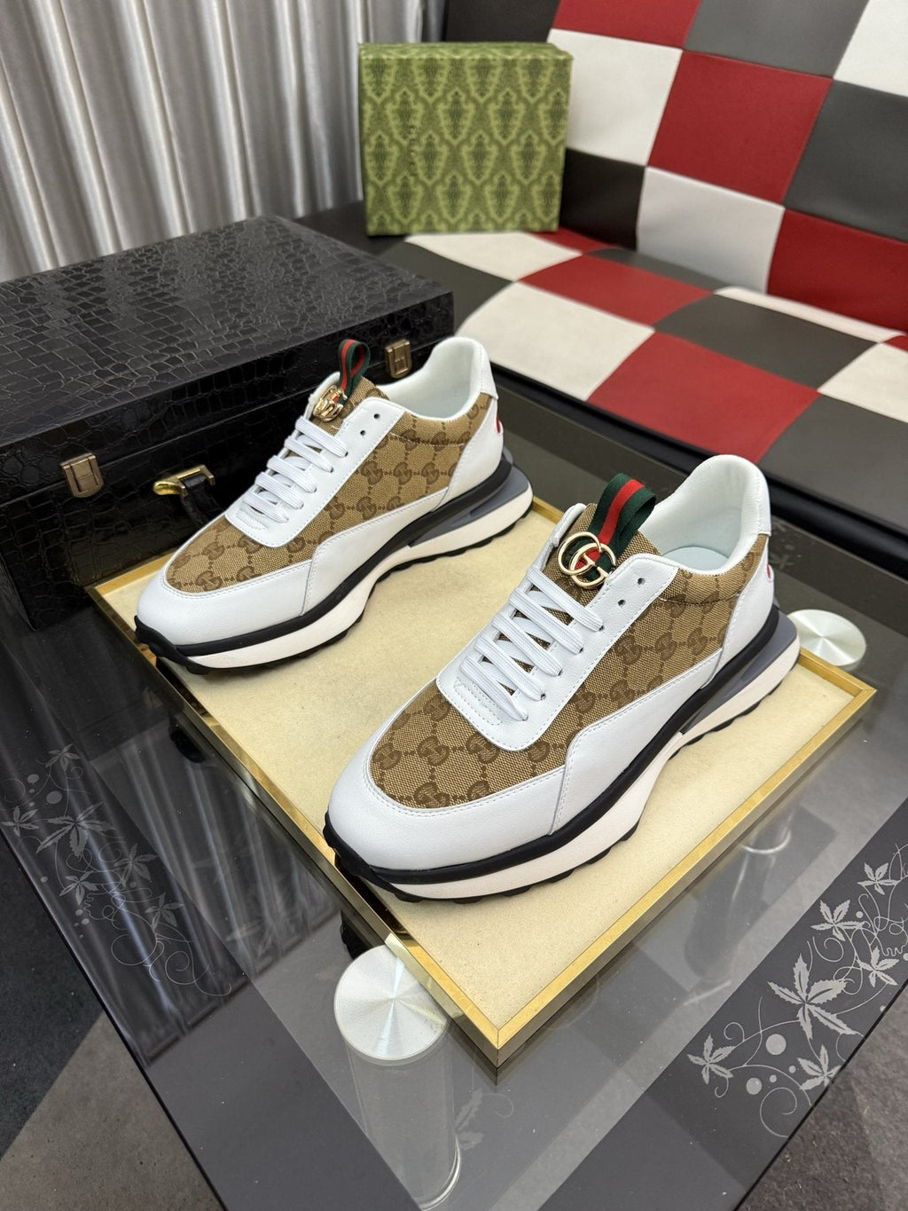 Gucci Patterned Panel Low-Top Sneakers — front