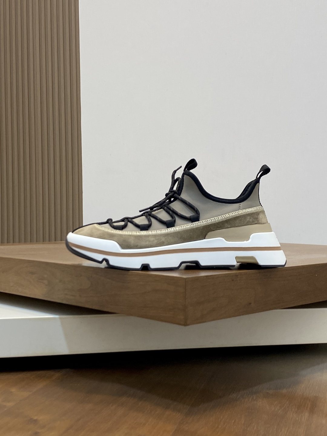 Hermès Bouncing Low-Top Sneakers — hero