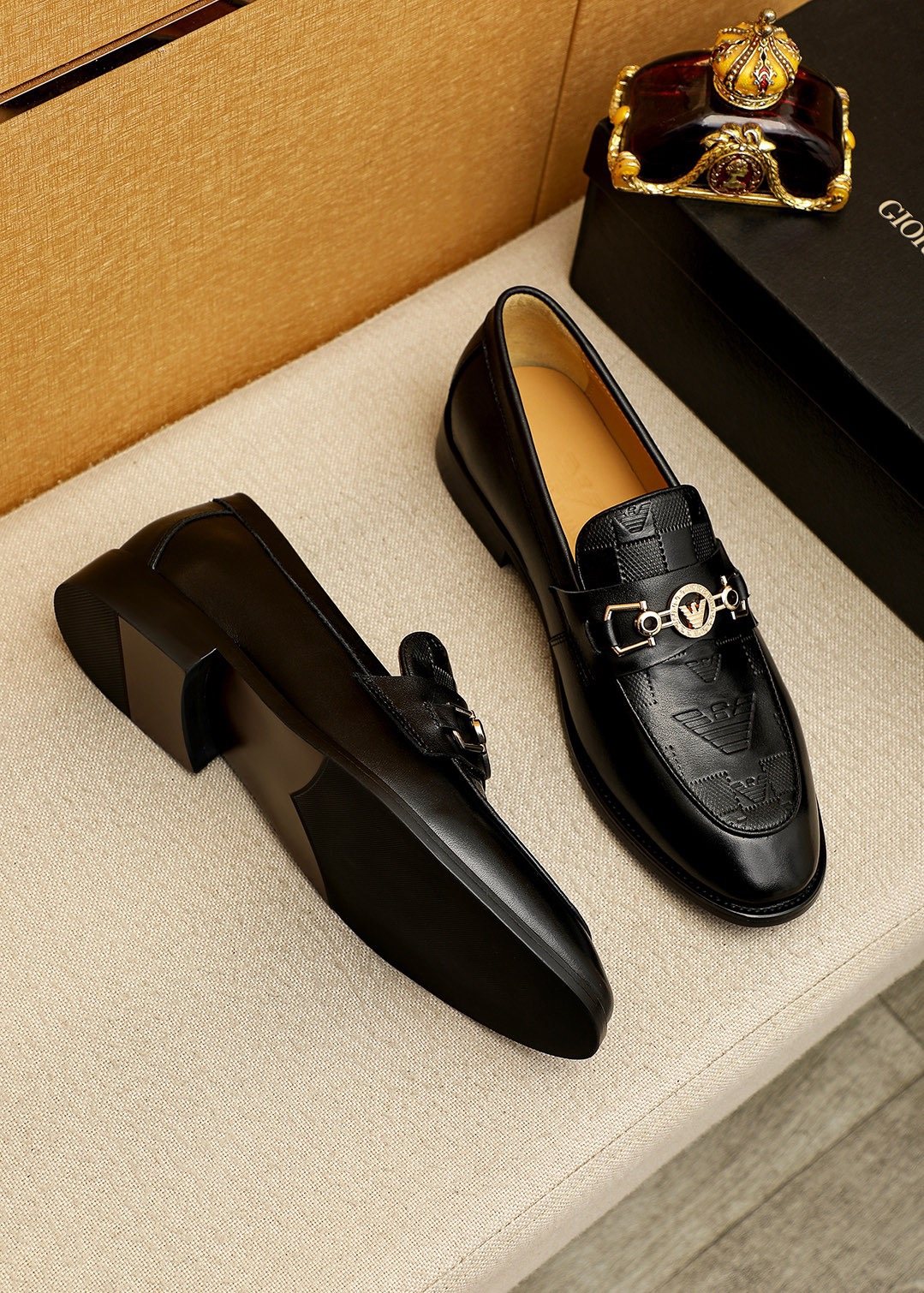 微商相册测试鞋子-Armani Black Embossed Bit Loafers — front
