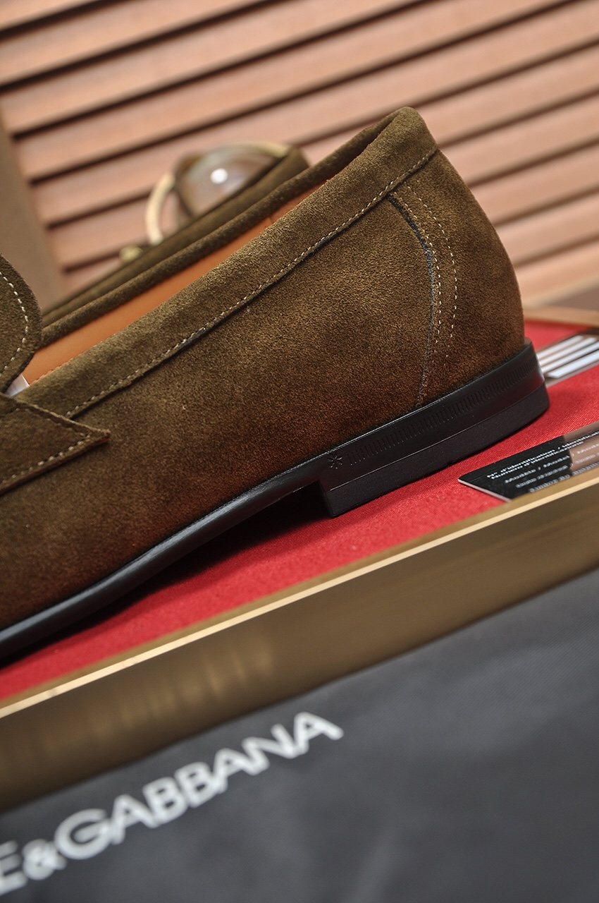 Dolce & Gabbana Bernini Buckle Loafers — detail