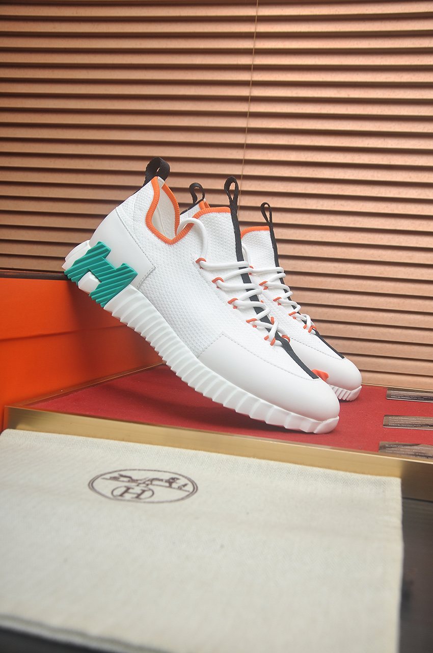 Hermès Light Gray Low-Top Sneakers — front
