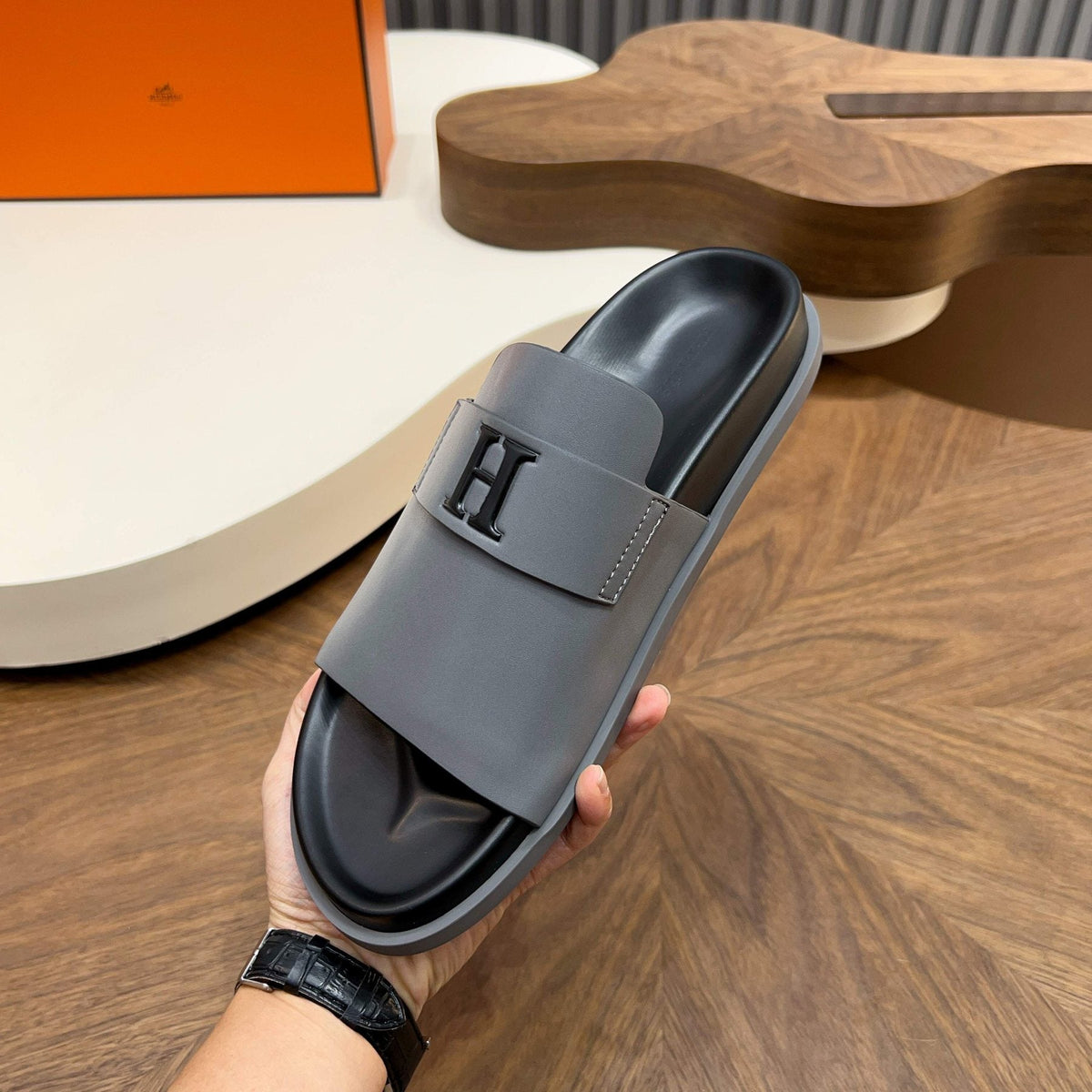 Hermès Men’s H-Embellished Slide Sandals — model