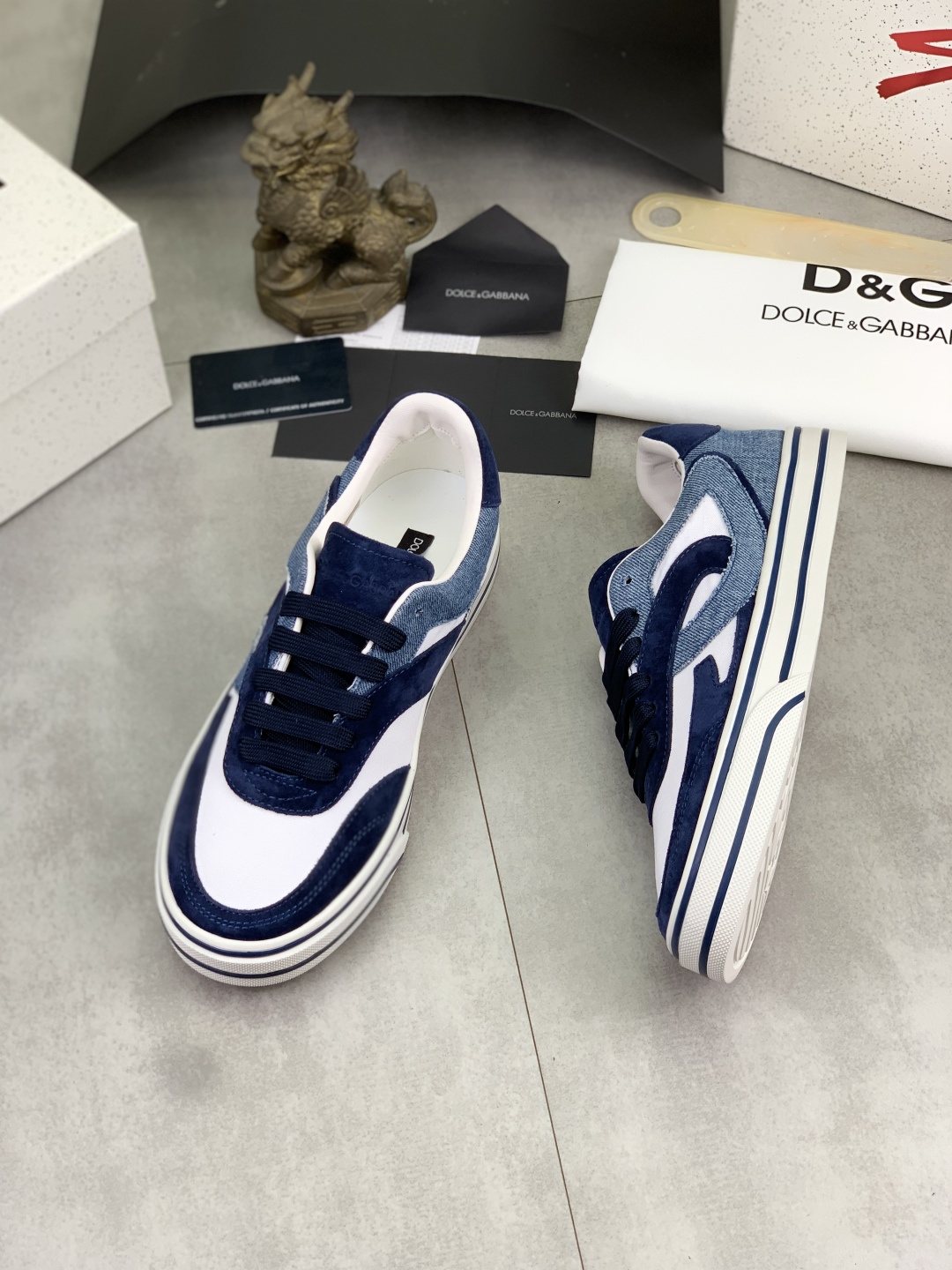 微商相册测试鞋子-Dolce & Gabbana Patterned Low-Top Sneakers — front