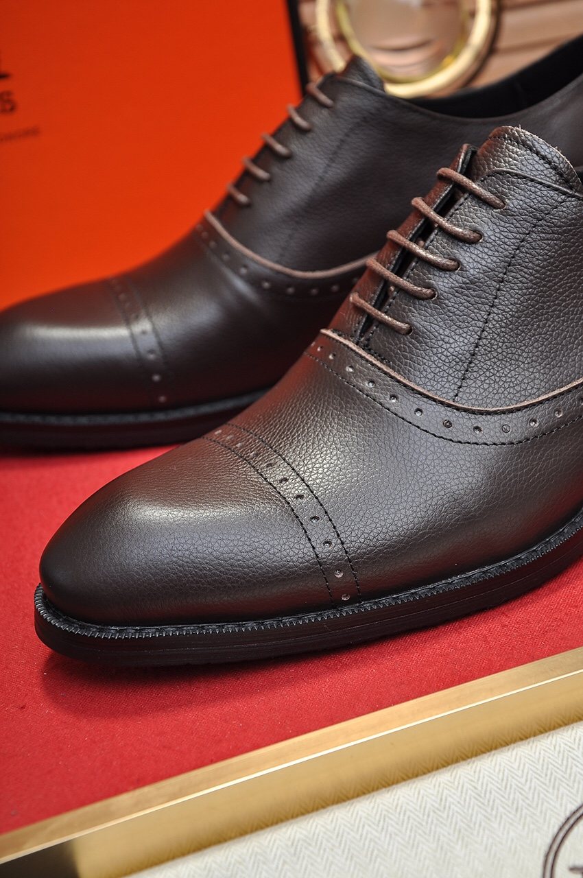 Hermès Perforated Leather Lace-Up Dress Shoes — detail
