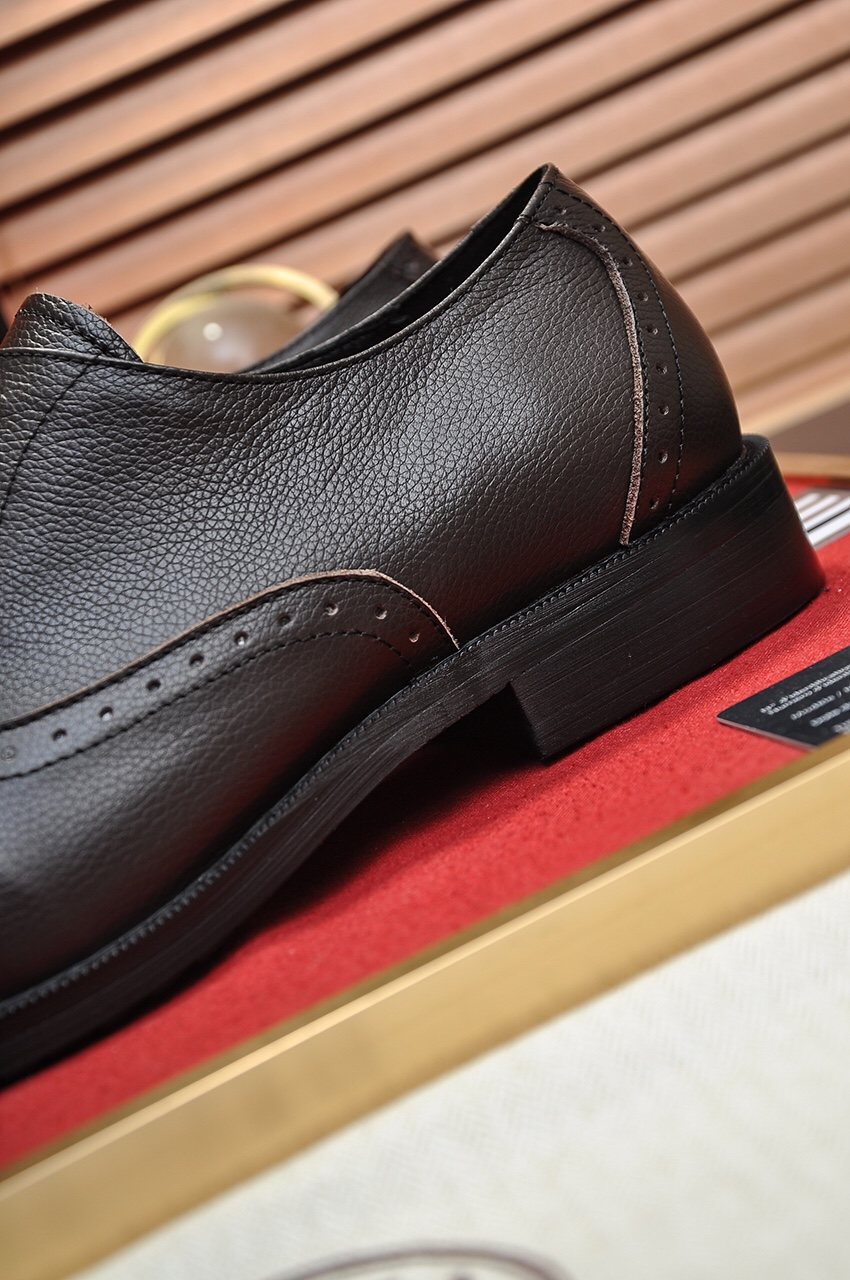 Hermès Perforated Leather Lace-Up Dress Shoes — detail