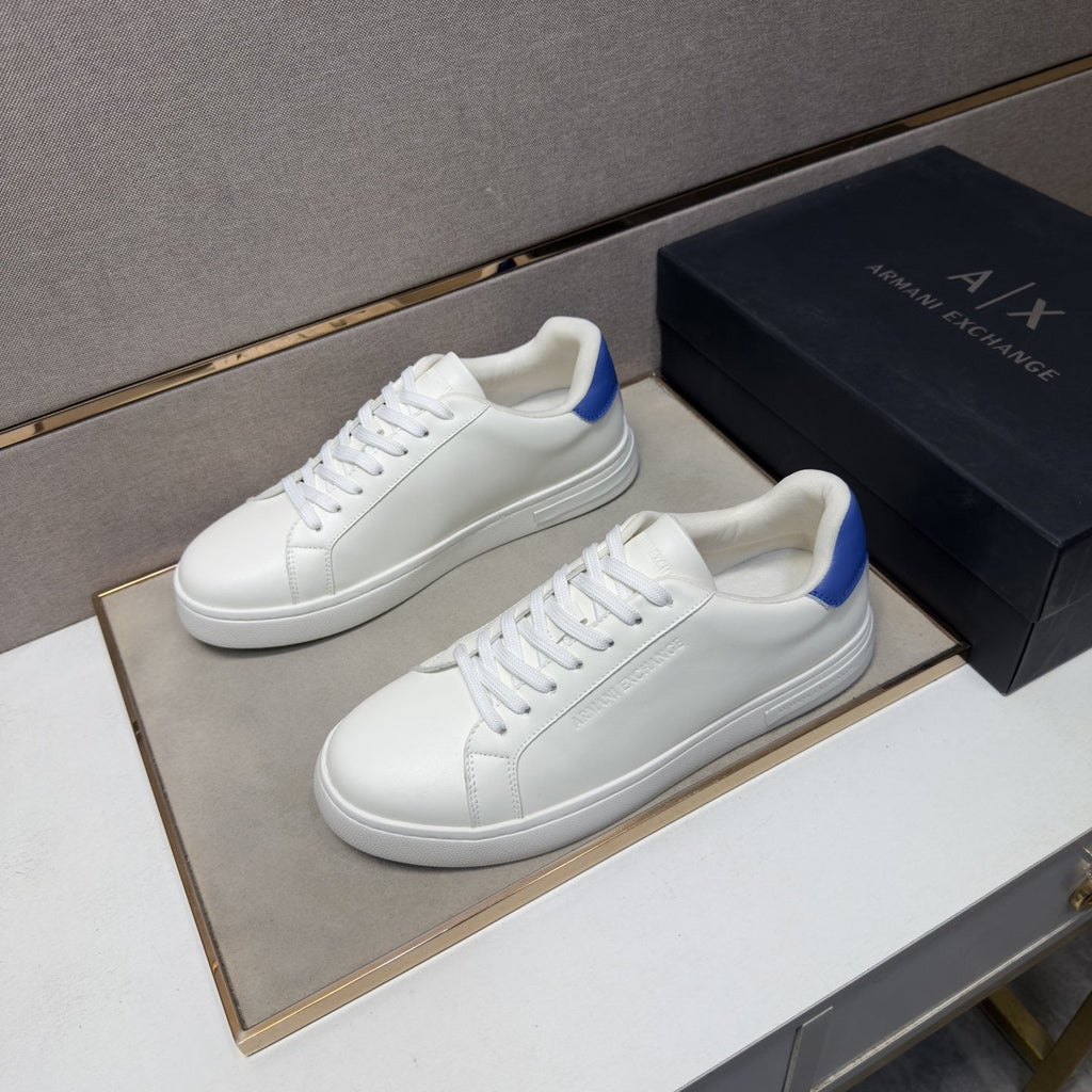 Armani Exchange Contrast Heel Low-Top Sneakers — front