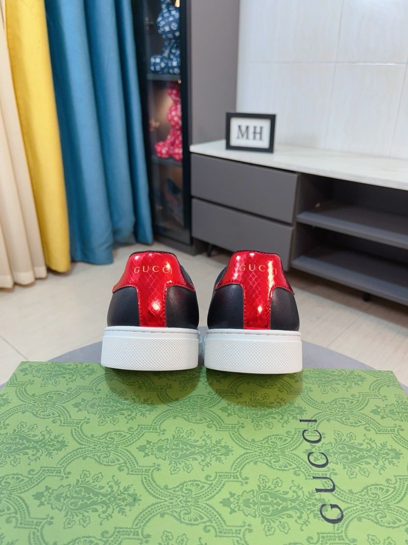 Gucci Stripe Low-Top Sneakers — back