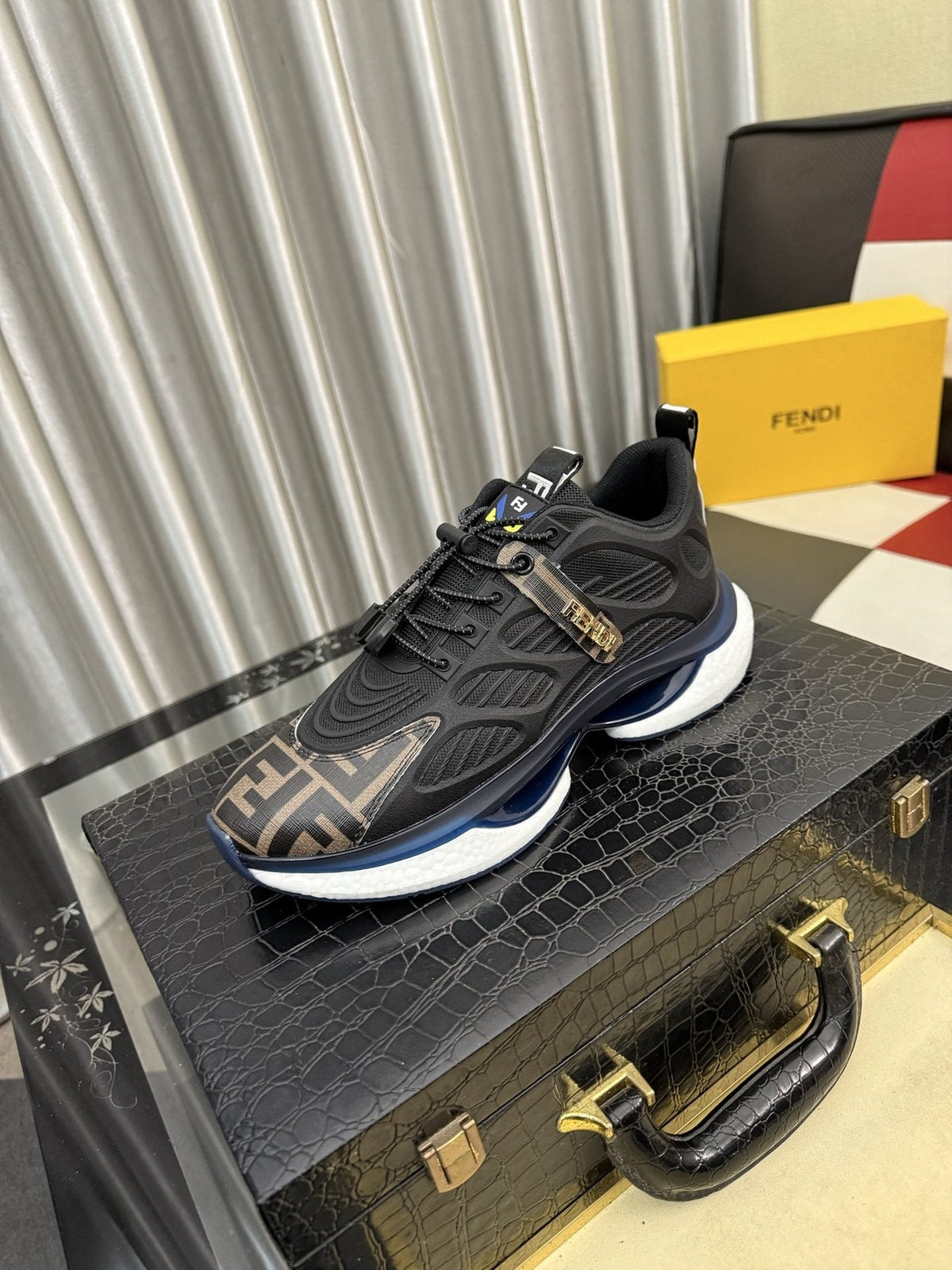Fendi Patterned Toe Low-Top Sneakers — front